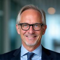 Porträt von Prof. Klaus Müller, einem zertifizierten Coach und Spezialisten für Veränderungsmanagement.